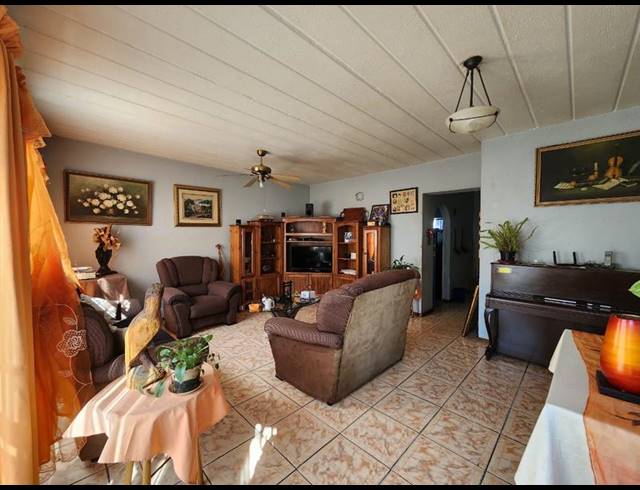 2 BEDROOM APARTMENT FOR SALE IN RANDFONTEIN CENTRAL